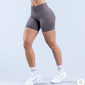 Dfyne Truffle Impact Shorts | 6.5"
